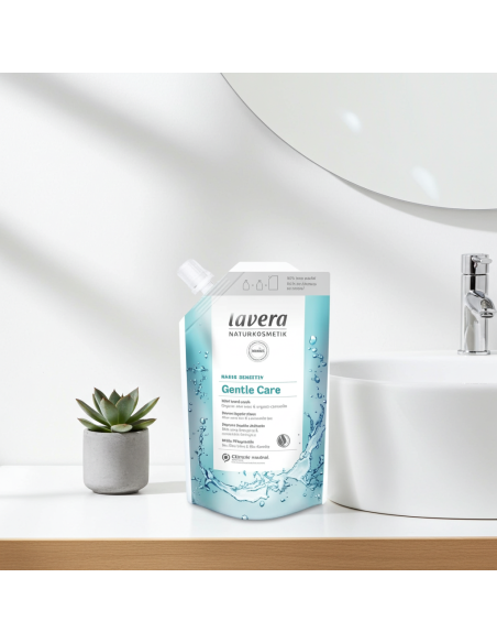 Basis Sensitiv Aloe and Chamomile Hand Soap Refill 500ml | Lavera