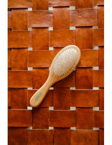 Bamboo brush for long and medium haired dogs | The Dog Life